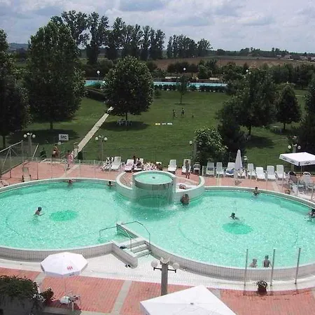 Lipa Hotel