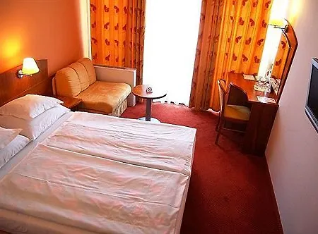 Lipa Hotel