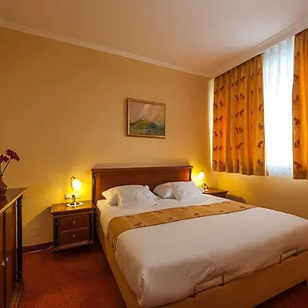 Lipa Hotel 3*